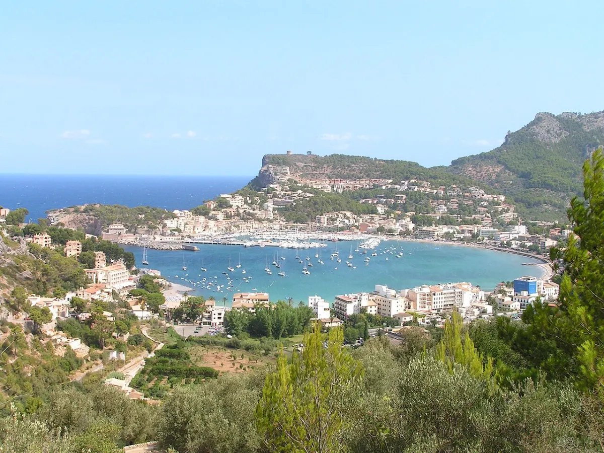 Port de Sóller og bukta sett ovenfra